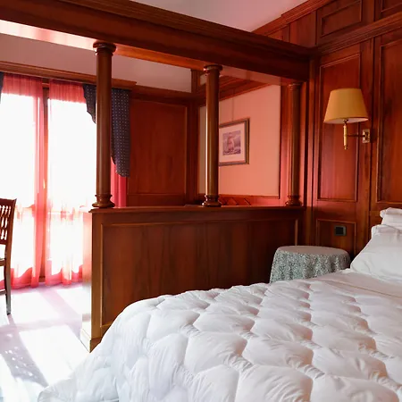 Relais Du Foyer Hotel 4*