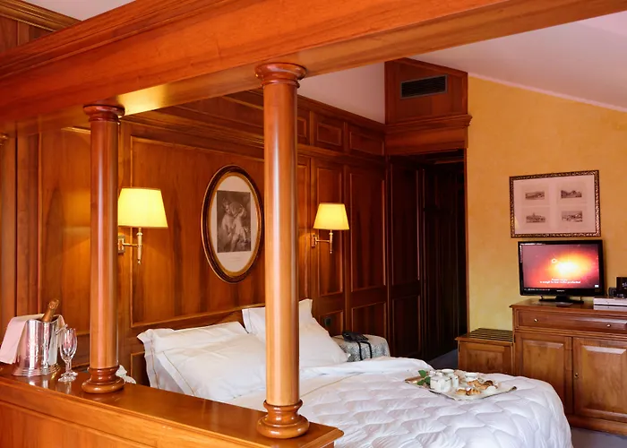 瑞蕾斯度酒店 夏特林